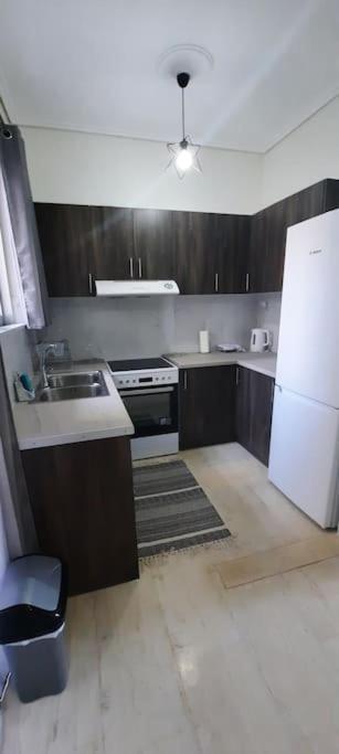 Comfort Apartment In The City Kalamata Exterior photo